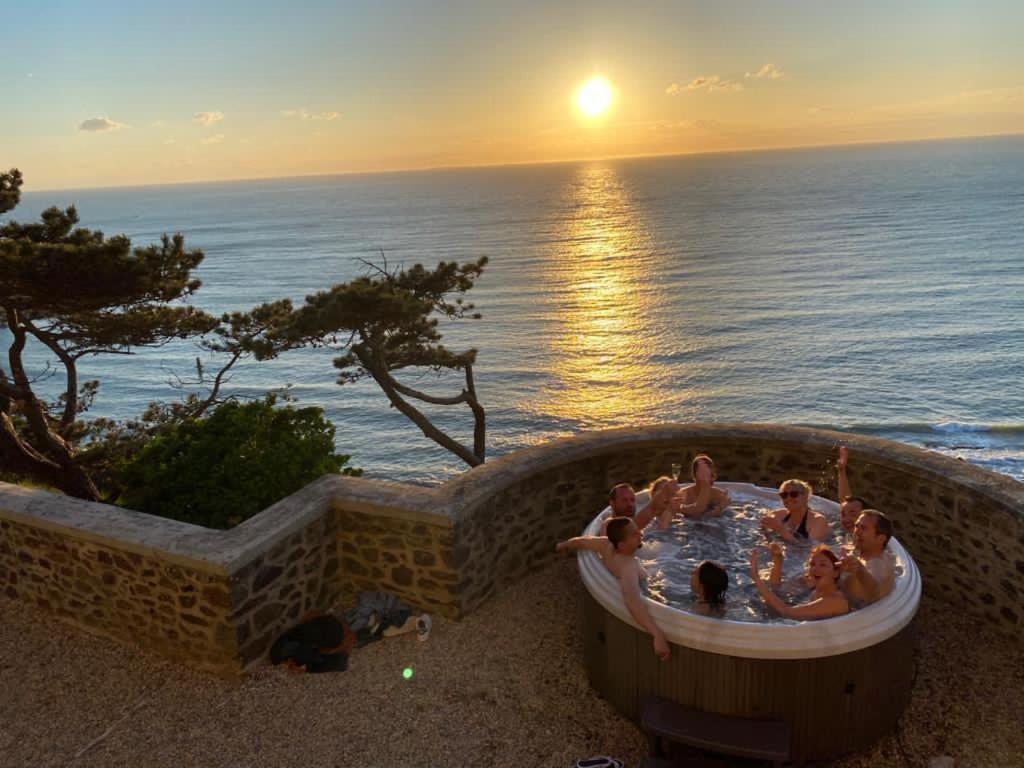 Les Roches Grises, Luxueuse Villa Face Mer, 4Etoiles, Spa Et Jardin Panoramique, Societe La Clef Decampグランビル エクステリア 写真